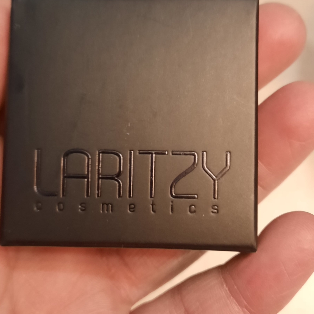 LARITZY CREAM HIGHLIGHTER